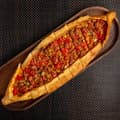 Pide mit Fleischstückchen